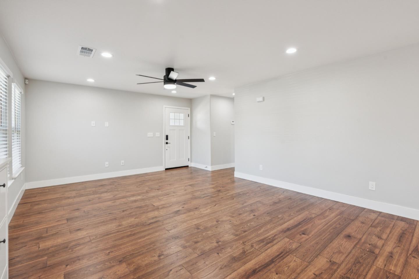 Detail Gallery Image 24 of 36 For 61 Galleon Way, Pittsburg,  CA 94565 - 3 Beds | 2 Baths