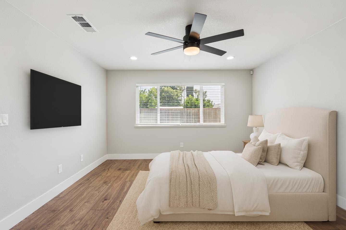 Detail Gallery Image 30 of 36 For 61 Galleon Way, Pittsburg,  CA 94565 - 3 Beds | 2 Baths