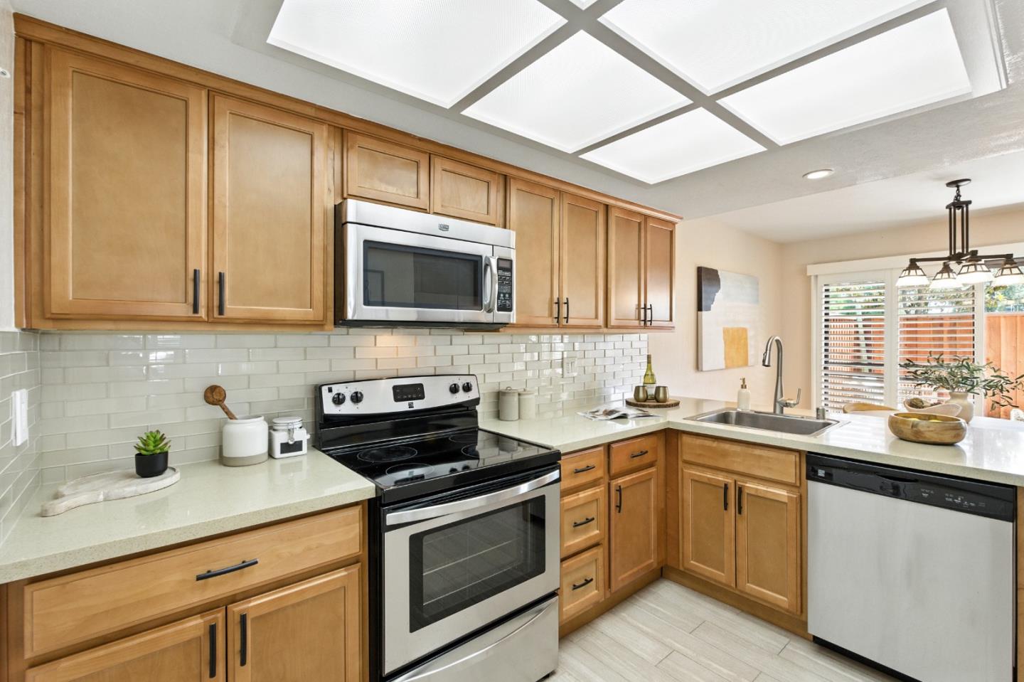 Detail Gallery Image 10 of 37 For 5365 Port Sailwood Dr, Newark,  CA 94560 - 3 Beds | 2/1 Baths
