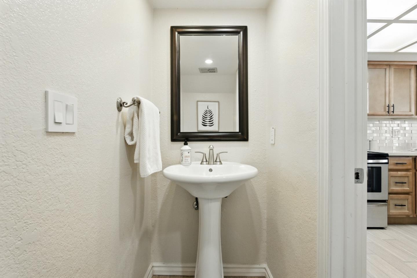 Detail Gallery Image 12 of 37 For 5365 Port Sailwood Dr, Newark,  CA 94560 - 3 Beds | 2/1 Baths