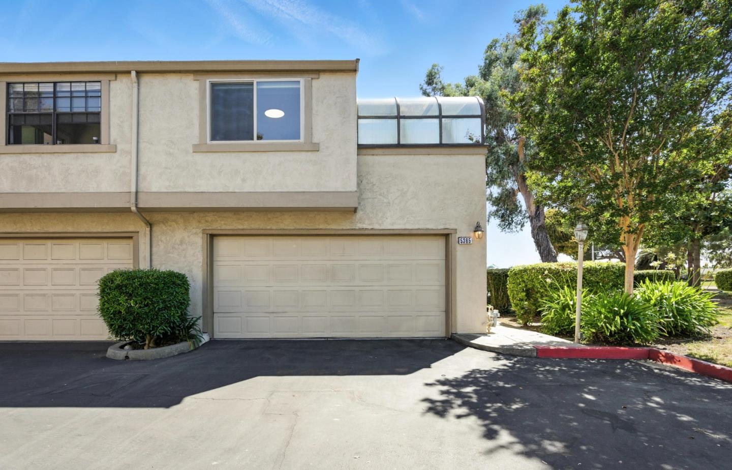Detail Gallery Image 2 of 37 For 5365 Port Sailwood Dr, Newark,  CA 94560 - 3 Beds | 2/1 Baths