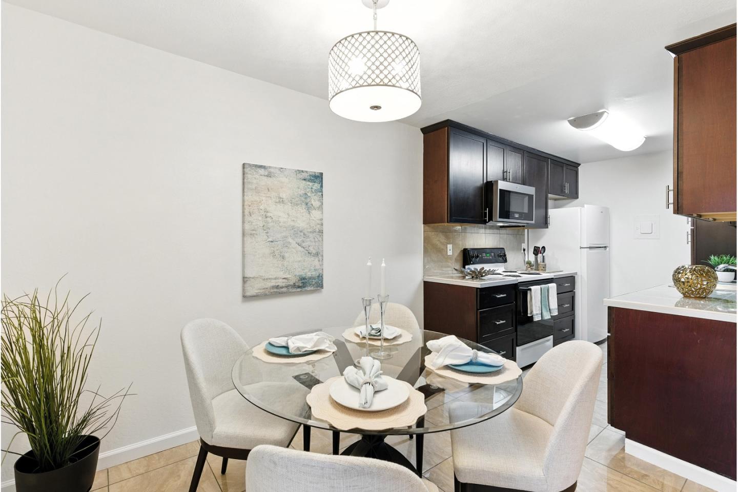 Detail Gallery Image 14 of 38 For 2454 W Bayshore Rd #7,  Palo Alto,  CA 94303 - 2 Beds | 1 Baths