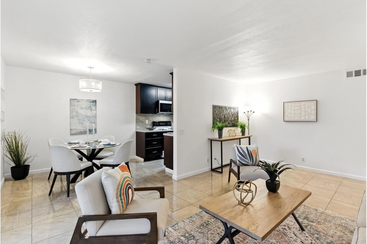 Detail Gallery Image 9 of 38 For 2454 W Bayshore Rd #7,  Palo Alto,  CA 94303 - 2 Beds | 1 Baths