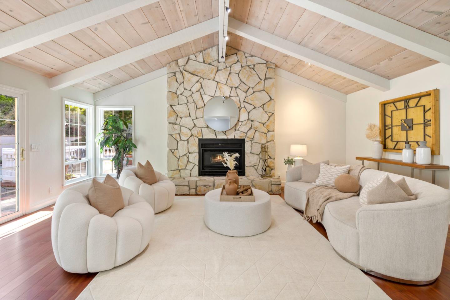 Detail Gallery Image 14 of 39 For 11650 Dawson Dr, Los Altos Hills,  CA 94024 - 5 Beds | 3/1 Baths