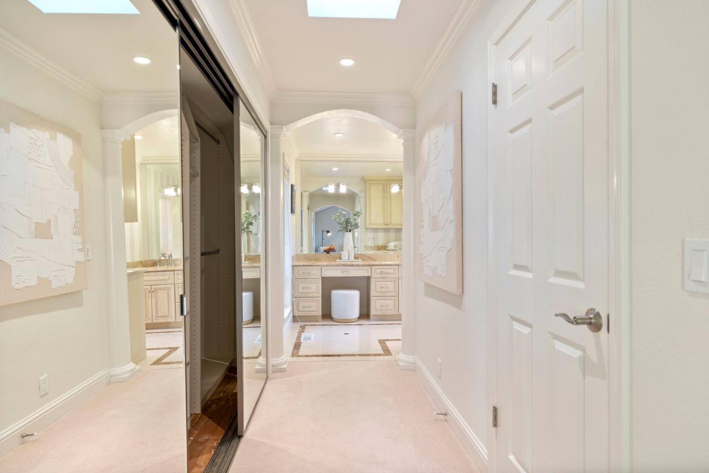 Detail Gallery Image 21 of 39 For 11650 Dawson Dr, Los Altos Hills,  CA 94024 - 5 Beds | 3/1 Baths