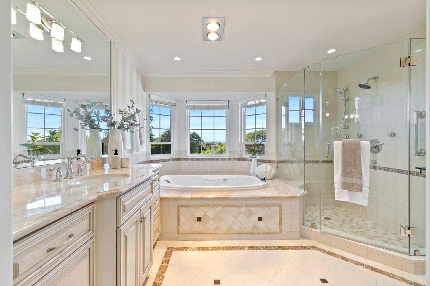 Detail Gallery Image 24 of 39 For 11650 Dawson Dr, Los Altos Hills,  CA 94024 - 5 Beds | 3/1 Baths