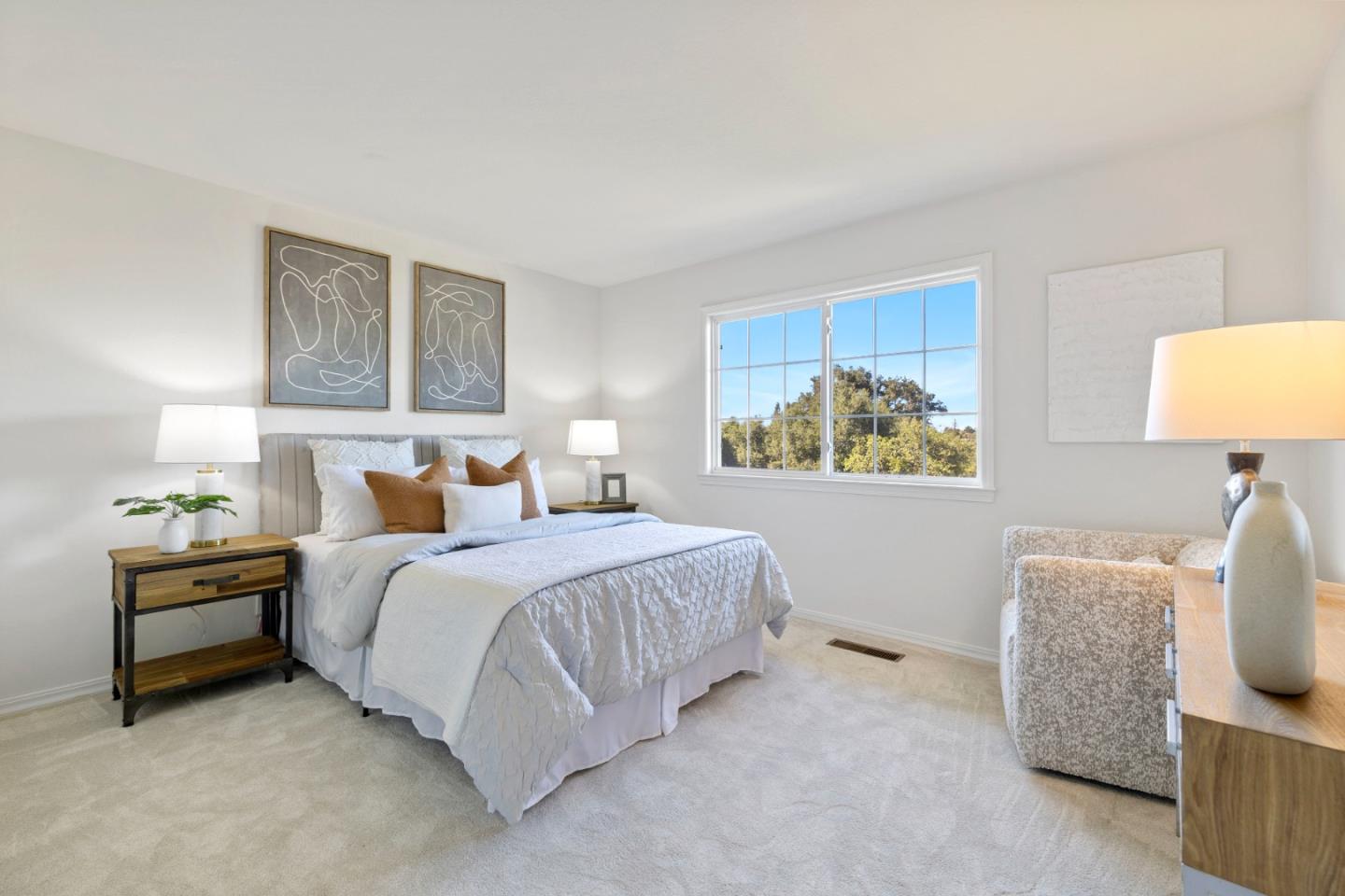 Detail Gallery Image 29 of 39 For 11650 Dawson Dr, Los Altos Hills,  CA 94024 - 5 Beds | 3/1 Baths