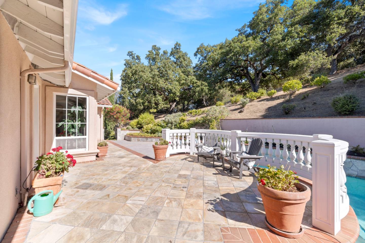 Detail Gallery Image 36 of 39 For 11650 Dawson Dr, Los Altos Hills,  CA 94024 - 5 Beds | 3/1 Baths