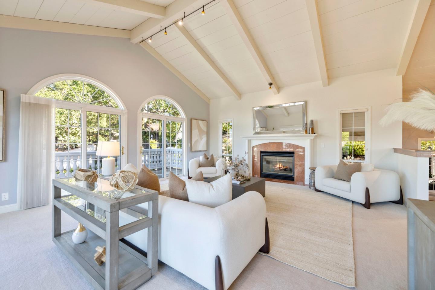 Detail Gallery Image 6 of 39 For 11650 Dawson Dr, Los Altos Hills,  CA 94024 - 5 Beds | 3/1 Baths