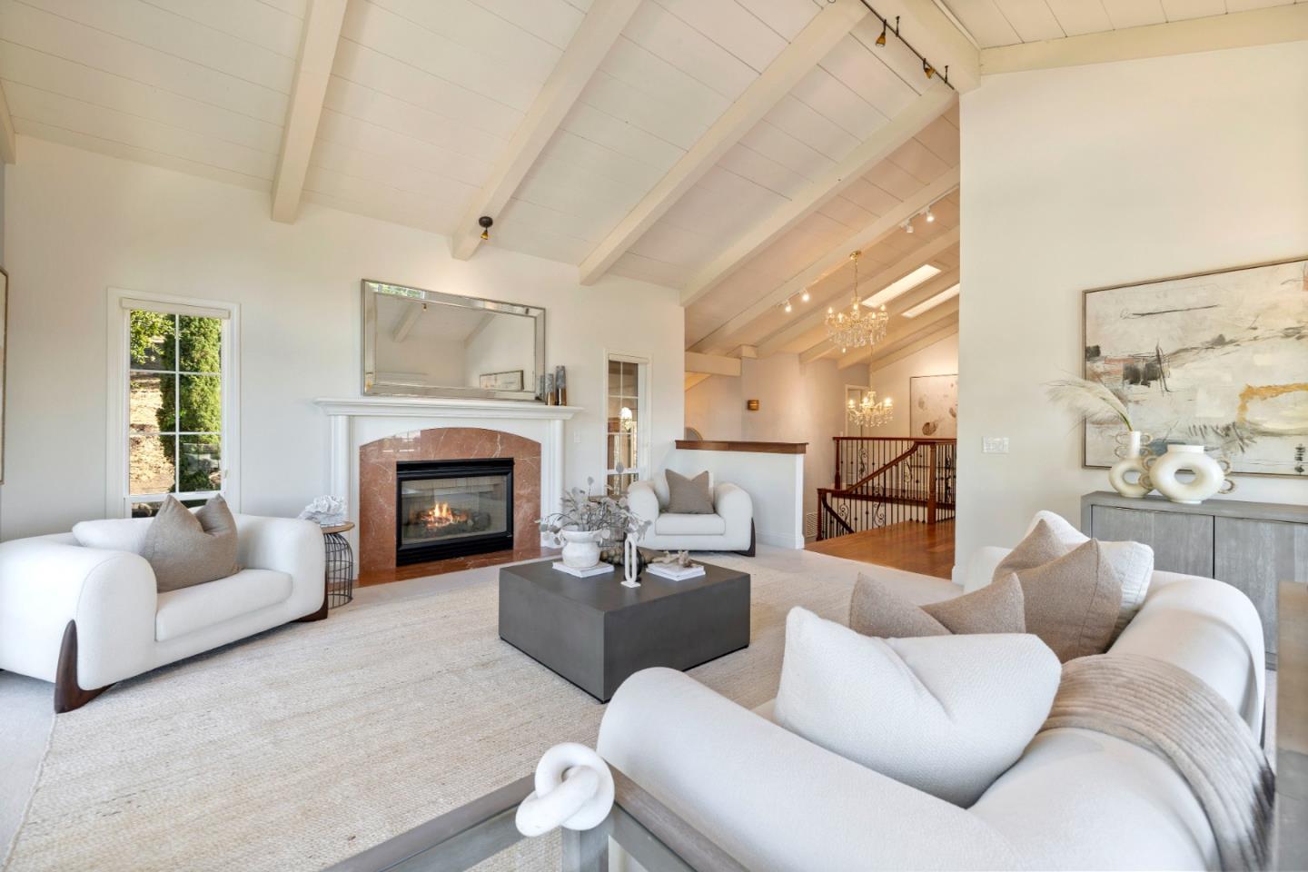 Detail Gallery Image 7 of 39 For 11650 Dawson Dr, Los Altos Hills,  CA 94024 - 5 Beds | 3/1 Baths