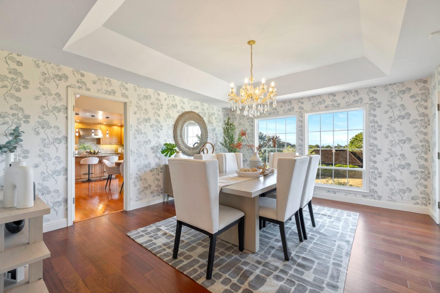 Detail Gallery Image 8 of 39 For 11650 Dawson Dr, Los Altos Hills,  CA 94024 - 5 Beds | 3/1 Baths