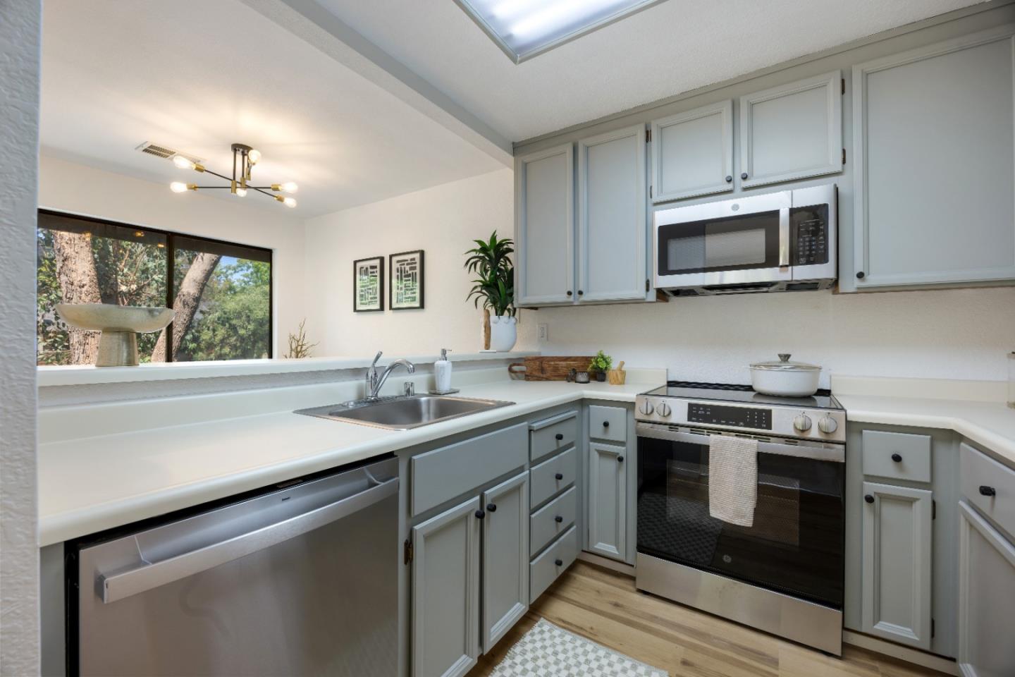 Detail Gallery Image 6 of 20 For 1309 La Terrace Cir, San Jose,  CA 95123 - 1 Beds | 1 Baths