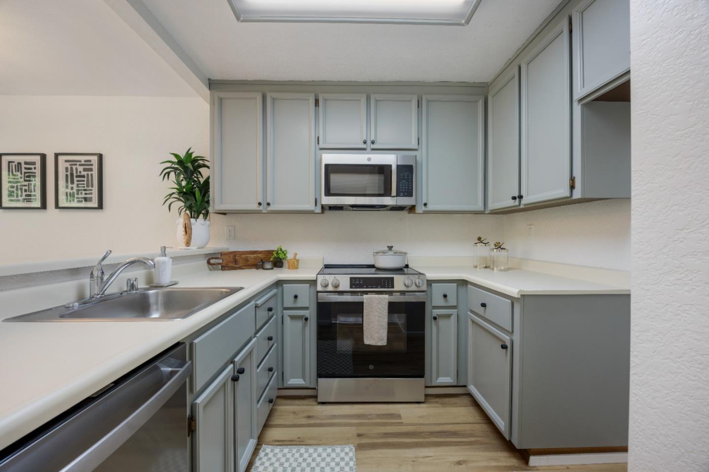 Detail Gallery Image 7 of 20 For 1309 La Terrace Cir, San Jose,  CA 95123 - 1 Beds | 1 Baths