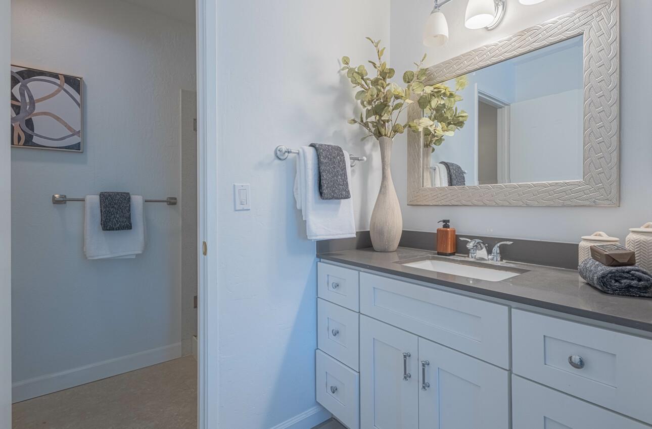 Detail Gallery Image 19 of 37 For 1459 Woodgrove Sq, San Jose,  CA 95117 - 2 Beds | 2/1 Baths