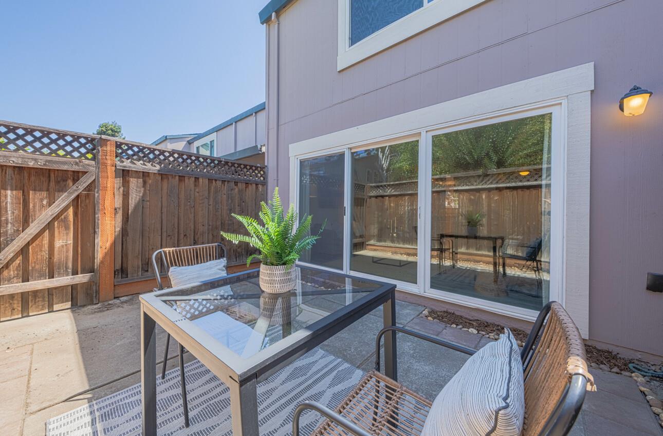 Detail Gallery Image 28 of 37 For 1459 Woodgrove Sq, San Jose,  CA 95117 - 2 Beds | 2/1 Baths