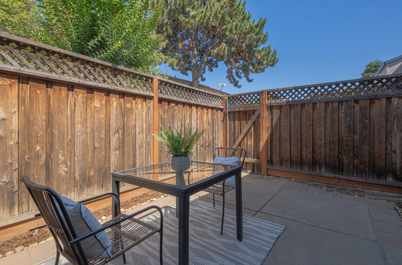 Detail Gallery Image 29 of 37 For 1459 Woodgrove Sq, San Jose,  CA 95117 - 2 Beds | 2/1 Baths