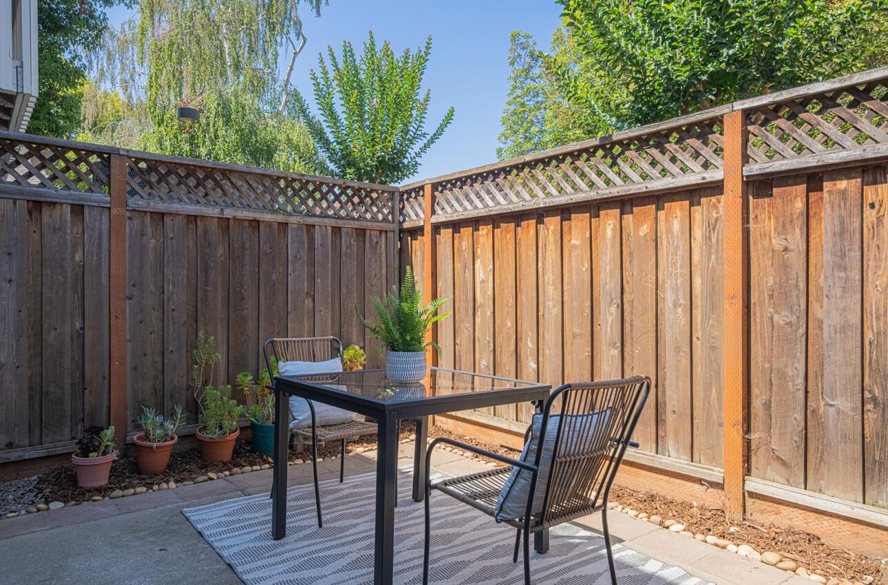 Detail Gallery Image 30 of 37 For 1459 Woodgrove Sq, San Jose,  CA 95117 - 2 Beds | 2/1 Baths