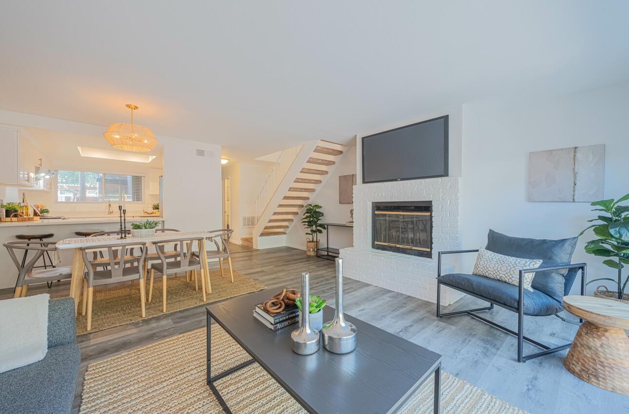 Detail Gallery Image 4 of 37 For 1459 Woodgrove Sq, San Jose,  CA 95117 - 2 Beds | 2/1 Baths