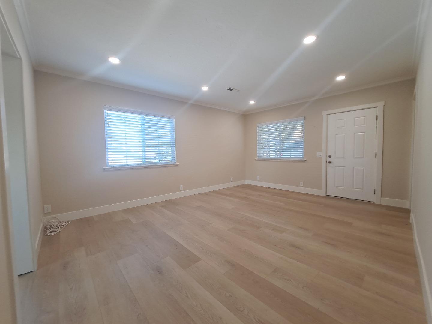 Detail Gallery Image 3 of 31 For 155 Nob Hill Ter, Morgan Hill,  CA 95037 - 2 Beds | 1 Baths