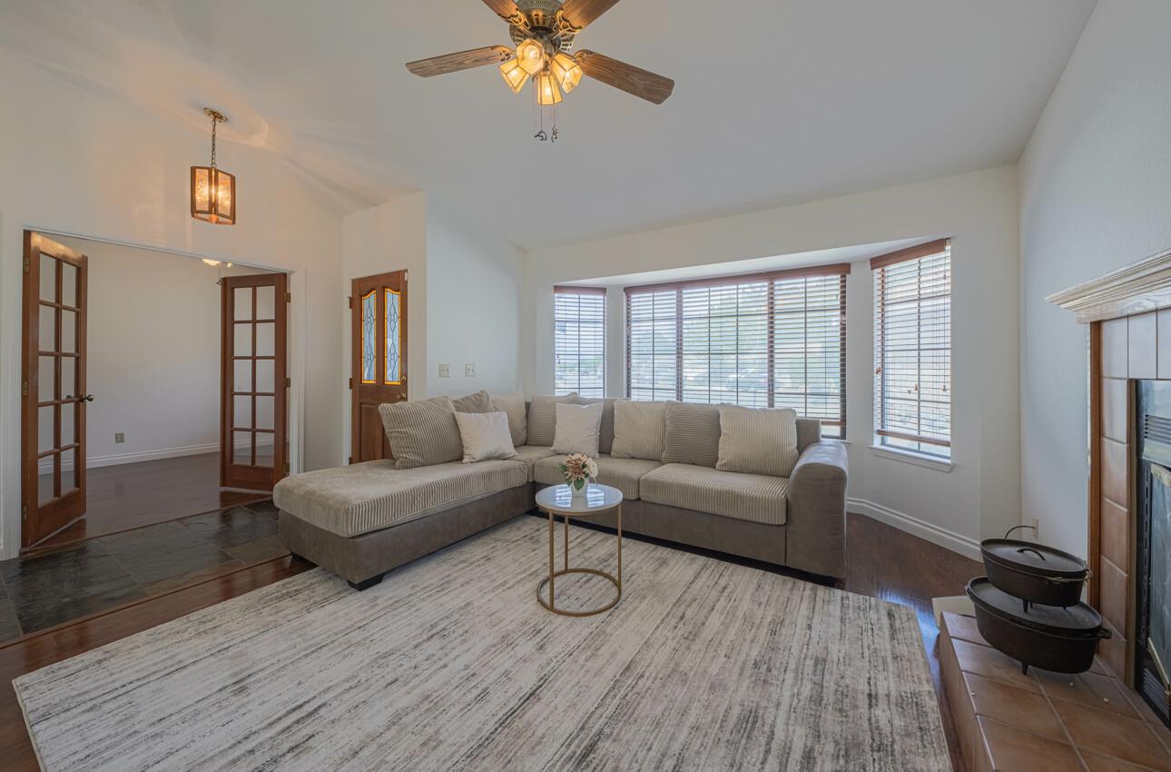 Detail Gallery Image 4 of 41 For 46480 Pine Meadow Pl, King City,  CA 93930 - 4 Beds | 2 Baths
