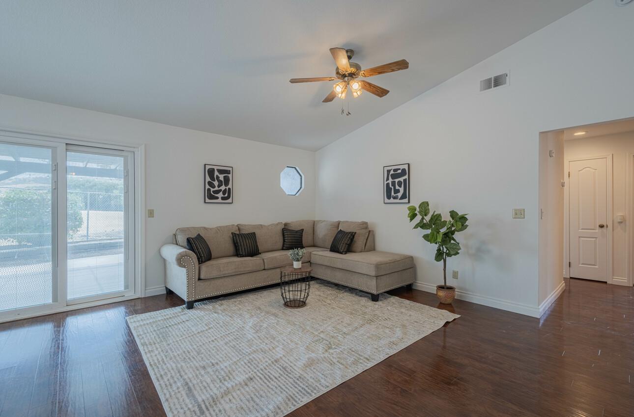 Detail Gallery Image 6 of 41 For 46480 Pine Meadow Pl, King City,  CA 93930 - 4 Beds | 2 Baths
