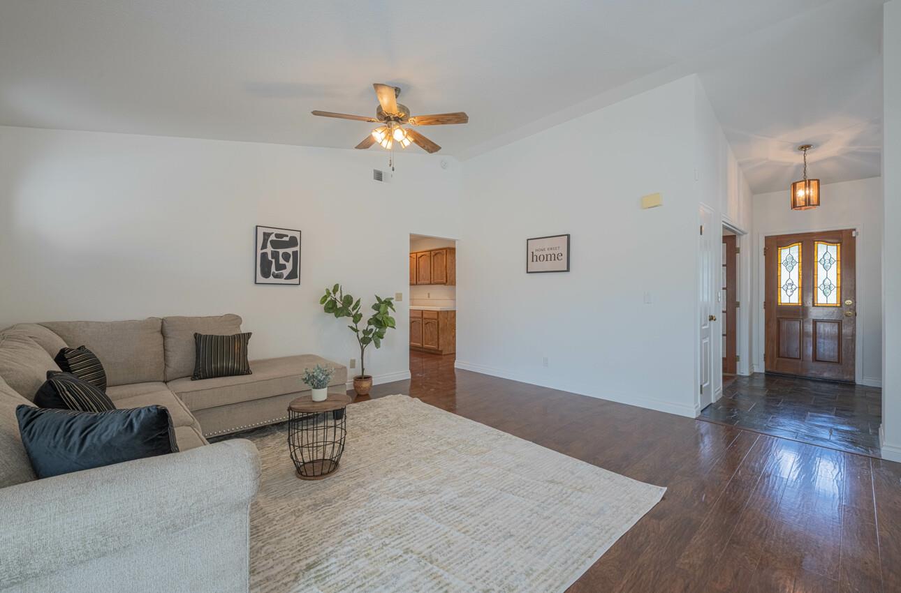 Detail Gallery Image 9 of 41 For 46480 Pine Meadow Pl, King City,  CA 93930 - 4 Beds | 2 Baths