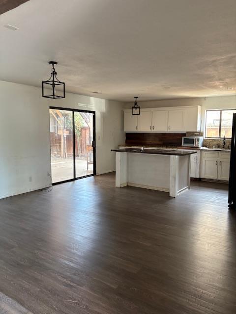 Detail Gallery Image 3 of 12 For 930 Bonnie View Dr, Hollister,  CA 95023 - 5 Beds | 2 Baths
