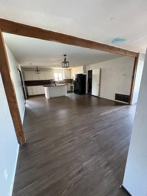 Detail Gallery Image 4 of 12 For 930 Bonnie View Dr, Hollister,  CA 95023 - 5 Beds | 2 Baths
