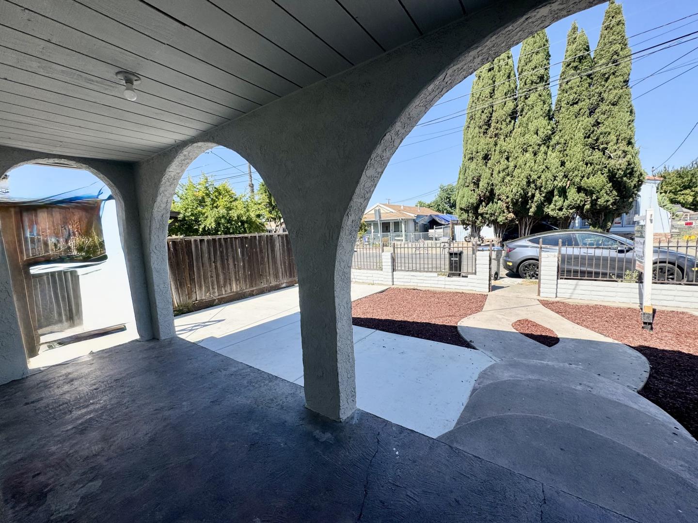 Detail Gallery Image 14 of 21 For 289 San Antonio Ct, San Jose,  CA 95116 - 6 Beds | 4 Baths