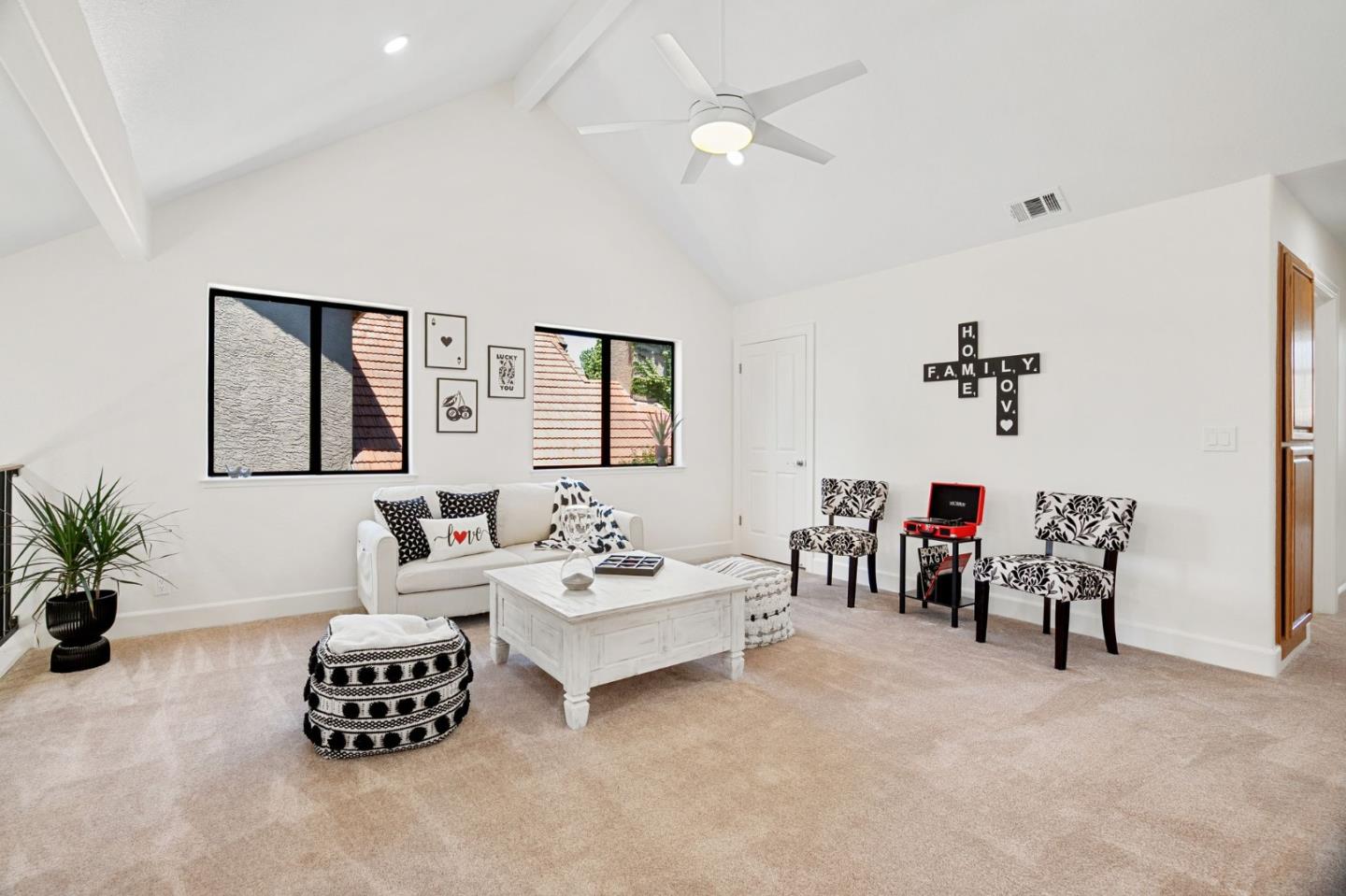 Detail Gallery Image 13 of 29 For 17535 Serene Dr, Morgan Hill,  CA 95037 - 3 Beds | 3 Baths