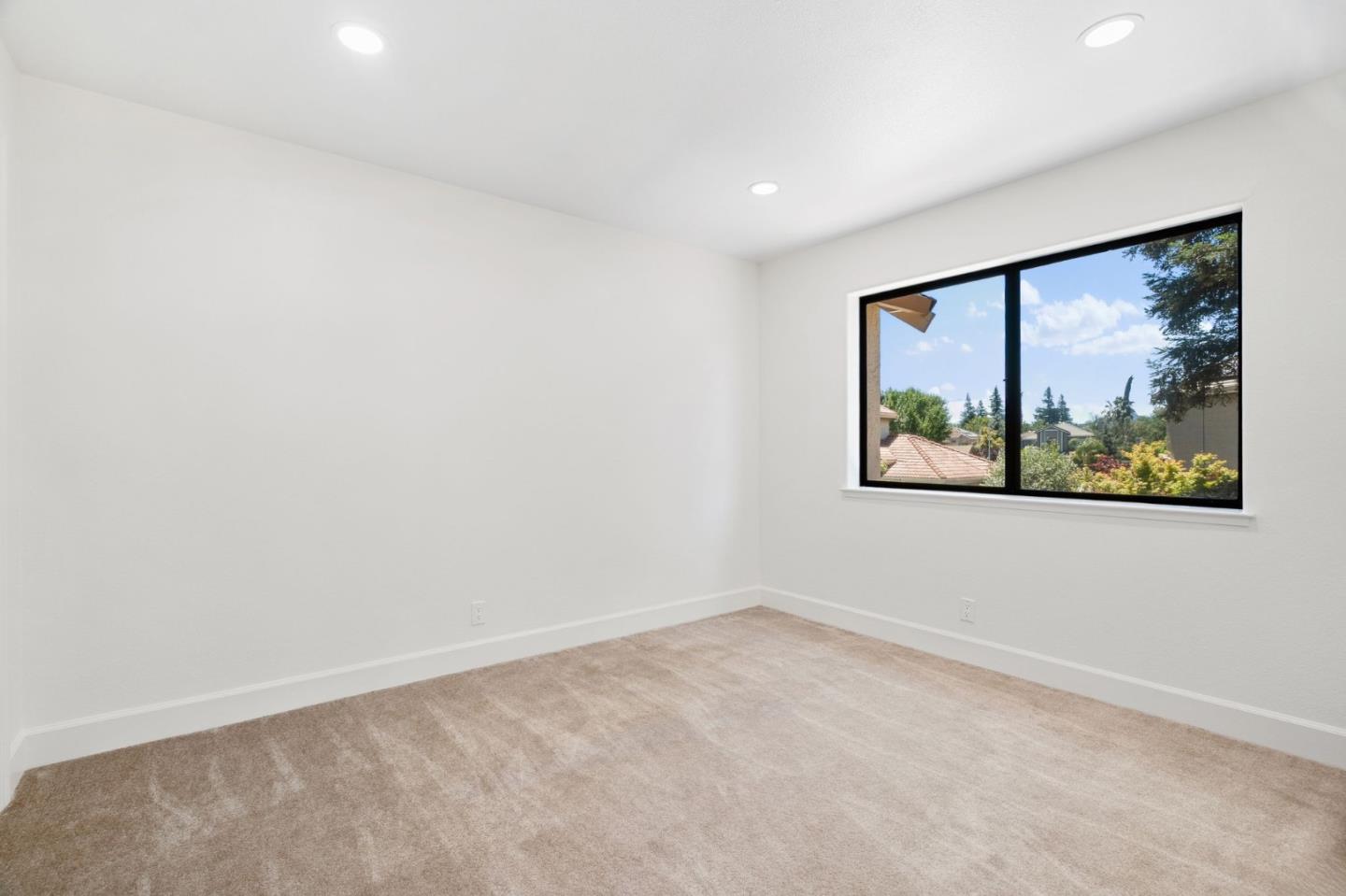 Detail Gallery Image 21 of 29 For 17535 Serene Dr, Morgan Hill,  CA 95037 - 3 Beds | 3 Baths
