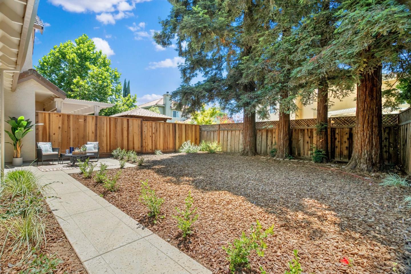 Detail Gallery Image 5 of 29 For 17535 Serene Dr, Morgan Hill,  CA 95037 - 3 Beds | 3 Baths