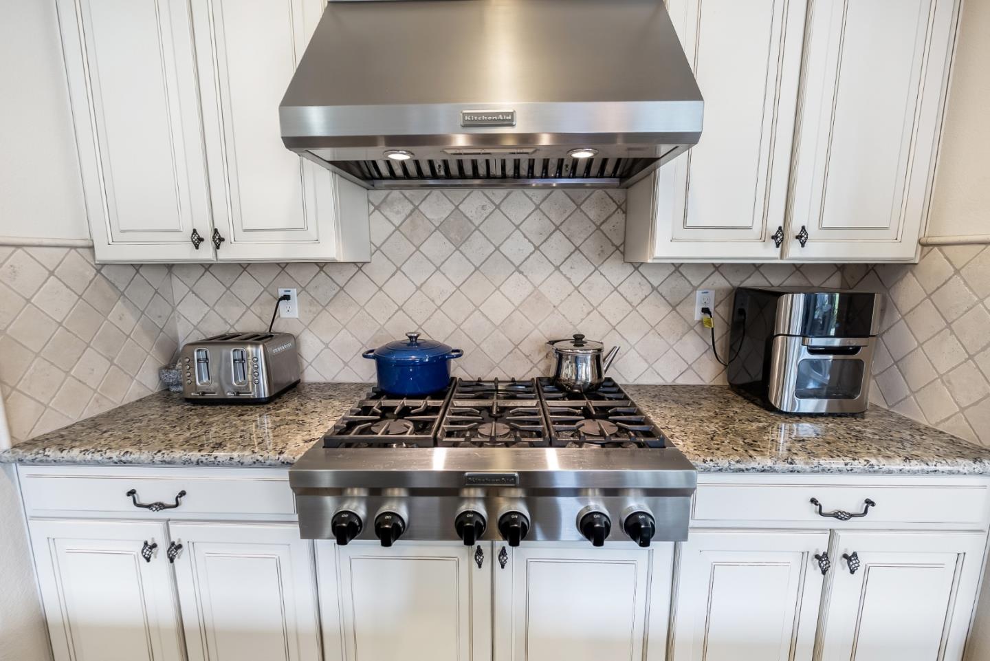 Detail Gallery Image 19 of 87 For 13145 Chamberlain Ave, Marina,  CA 93933 - 4 Beds | 2/1 Baths