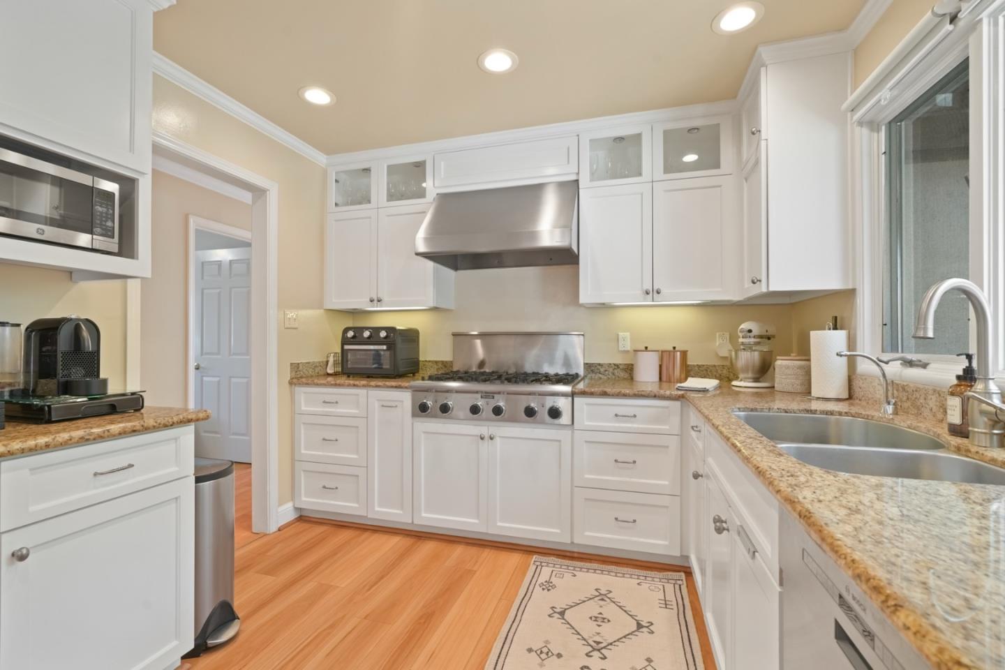 Detail Gallery Image 19 of 62 For 3172 Morris Dr, Palo Alto,  CA 94303 - 4 Beds | 2 Baths
