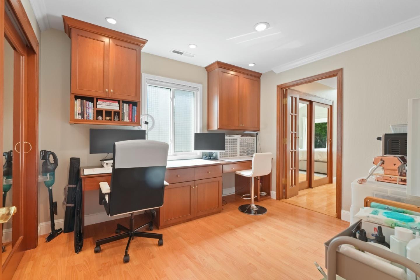 Detail Gallery Image 32 of 62 For 3172 Morris Dr, Palo Alto,  CA 94303 - 4 Beds | 2 Baths