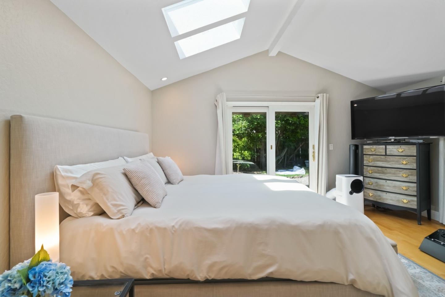 Detail Gallery Image 37 of 62 For 3172 Morris Dr, Palo Alto,  CA 94303 - 4 Beds | 2 Baths