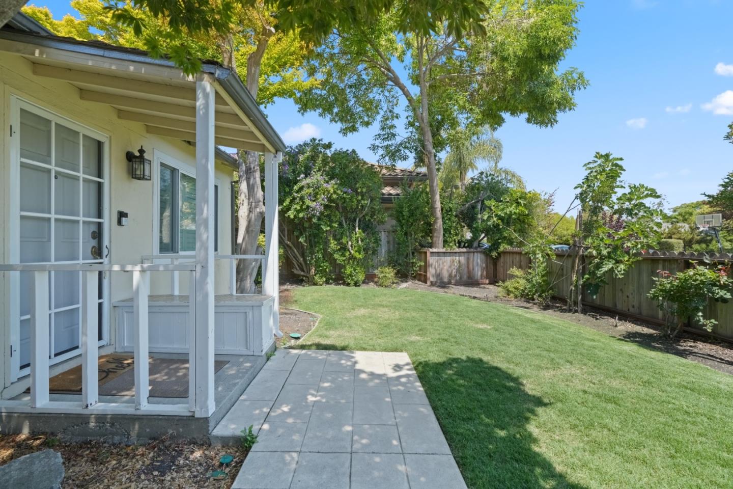 Detail Gallery Image 4 of 62 For 3172 Morris Dr, Palo Alto,  CA 94303 - 4 Beds | 2 Baths