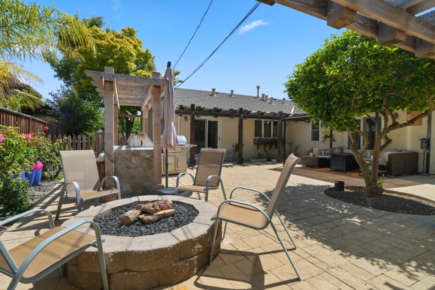 Detail Gallery Image 49 of 62 For 3172 Morris Dr, Palo Alto,  CA 94303 - 4 Beds | 2 Baths