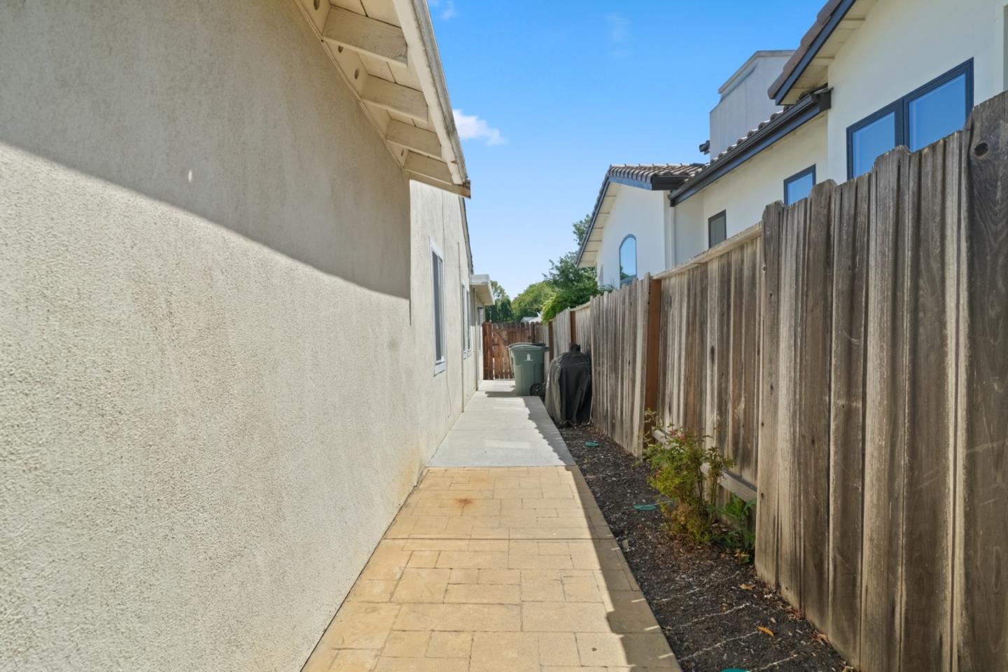 Detail Gallery Image 58 of 62 For 3172 Morris Dr, Palo Alto,  CA 94303 - 4 Beds | 2 Baths