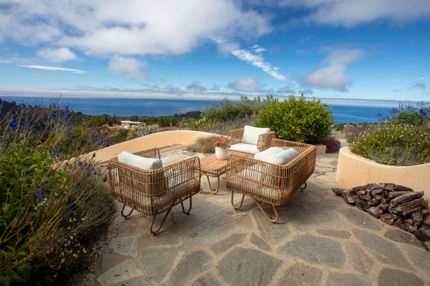Detail Gallery Image 9 of 43 For 46304 Pfeiffer Ridge, Big Sur,  CA 93920 - 4 Beds | 4 Baths