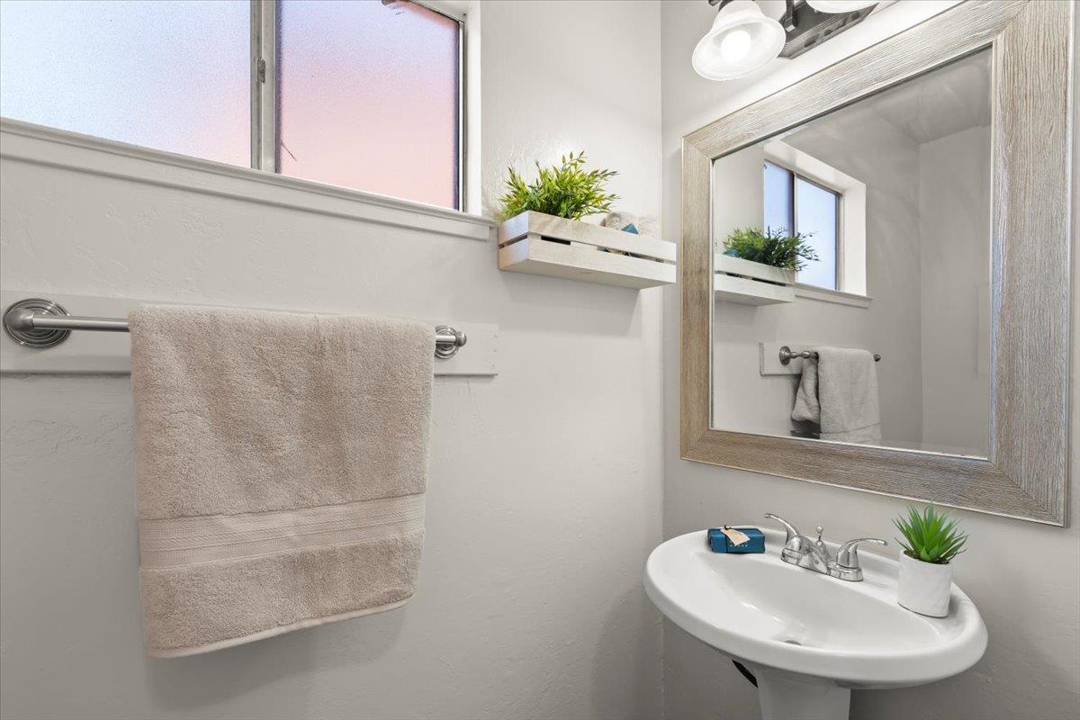 Detail Gallery Image 13 of 24 For 706 Clauser Dr, Milpitas,  CA 95035 - 4 Beds | 2/1 Baths