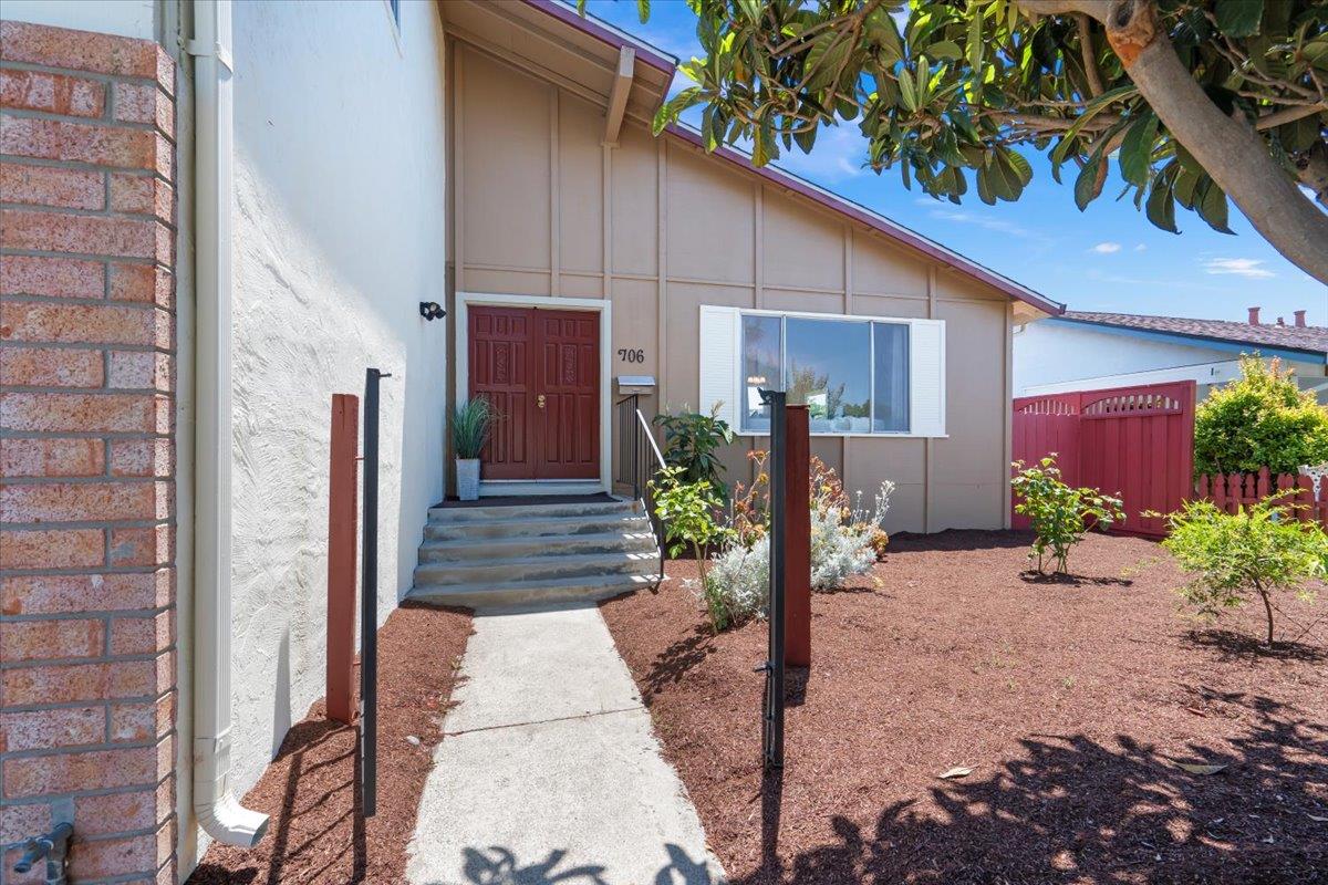 Detail Gallery Image 2 of 24 For 706 Clauser Dr, Milpitas,  CA 95035 - 4 Beds | 2/1 Baths