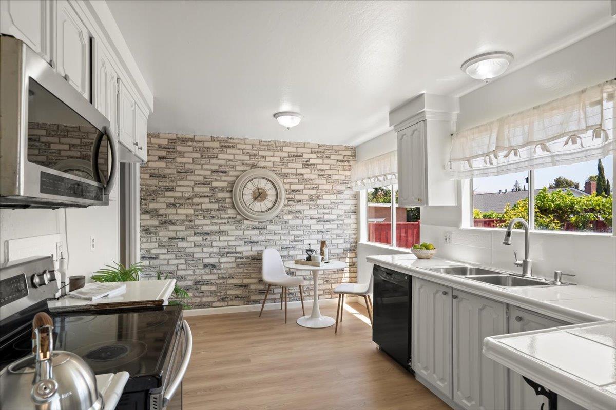 Detail Gallery Image 9 of 24 For 706 Clauser Dr, Milpitas,  CA 95035 - 4 Beds | 2/1 Baths