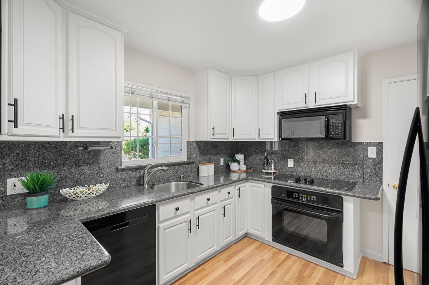 Detail Gallery Image 9 of 51 For 955 Norin Ct, Campbell,  CA 95008 - 3 Beds | 2 Baths