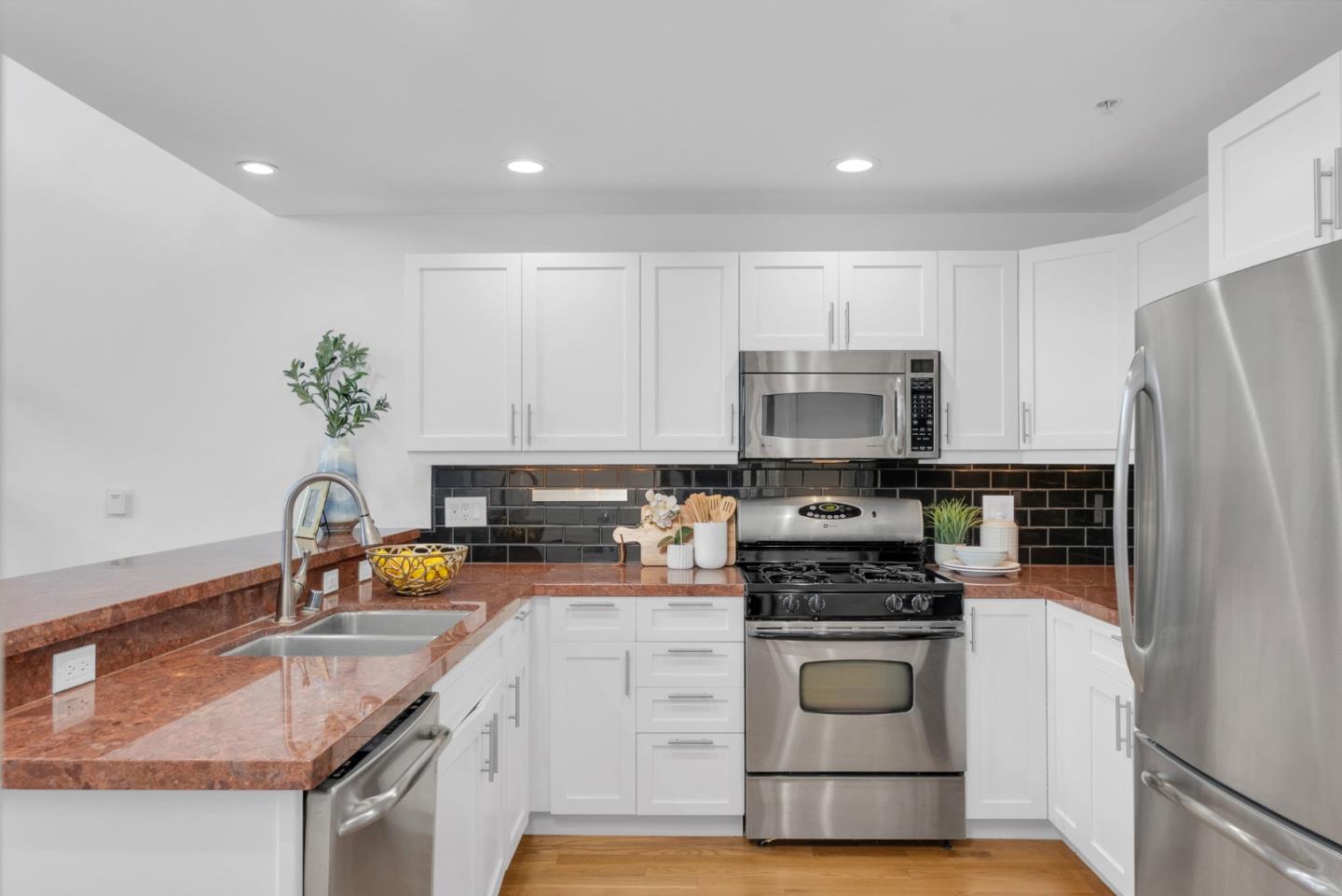 Detail Gallery Image 6 of 26 For 350 N 2nd St #337,  San Jose,  CA 95112 - 1 Beds | 2 Baths