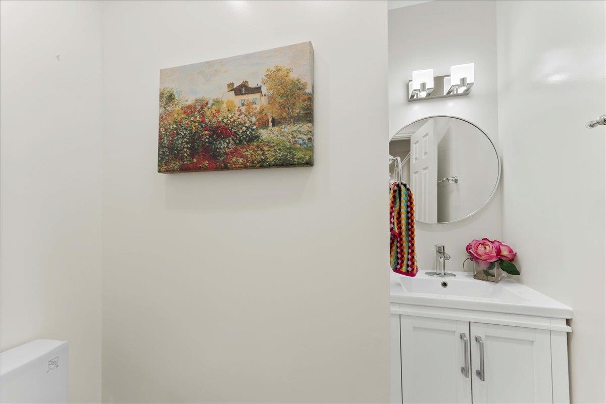 Detail Gallery Image 12 of 19 For 1105 Kentwood Ave, Cupertino,  CA 95014 - 3 Beds | 2/1 Baths