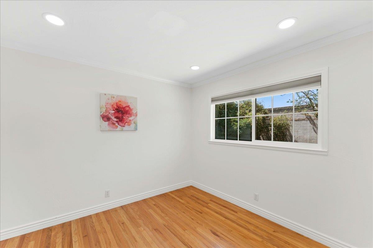 Detail Gallery Image 13 of 19 For 1105 Kentwood Ave, Cupertino,  CA 95014 - 3 Beds | 2/1 Baths