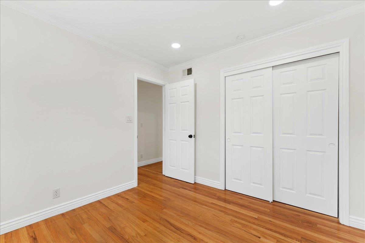 Detail Gallery Image 14 of 19 For 1105 Kentwood Ave, Cupertino,  CA 95014 - 3 Beds | 2/1 Baths