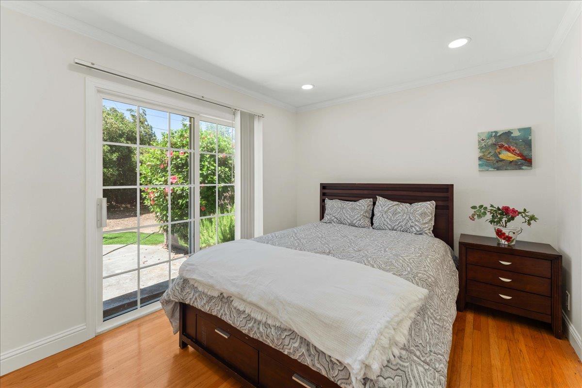 Detail Gallery Image 15 of 19 For 1105 Kentwood Ave, Cupertino,  CA 95014 - 3 Beds | 2/1 Baths