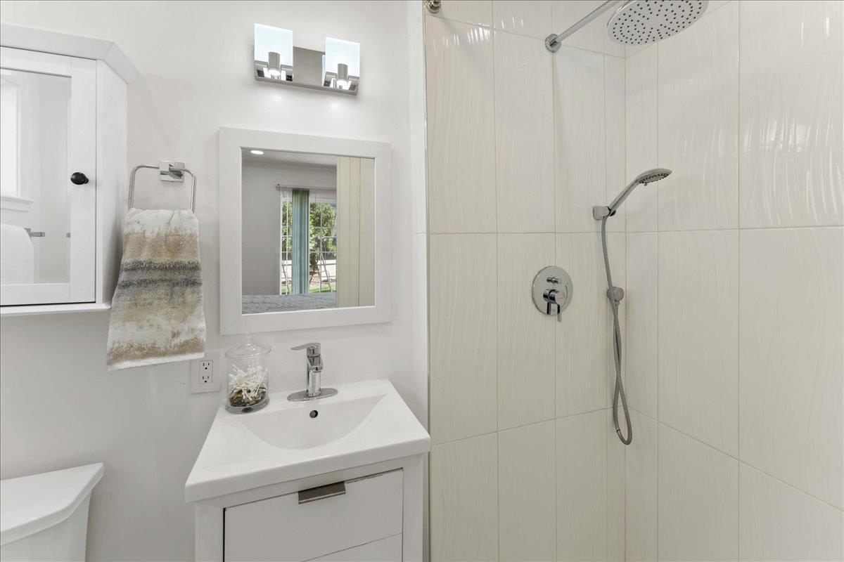 Detail Gallery Image 17 of 19 For 1105 Kentwood Ave, Cupertino,  CA 95014 - 3 Beds | 2/1 Baths